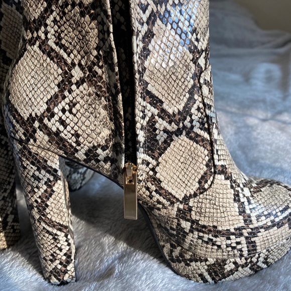 NWT ALDO Snakeskin Boots 🔥 - Picture 9 of 12